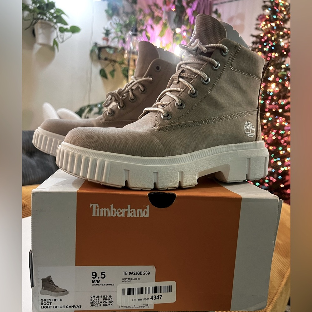 Timberland Greyfield Boot Light Grey Canvas Womens Size 9.5 worn once